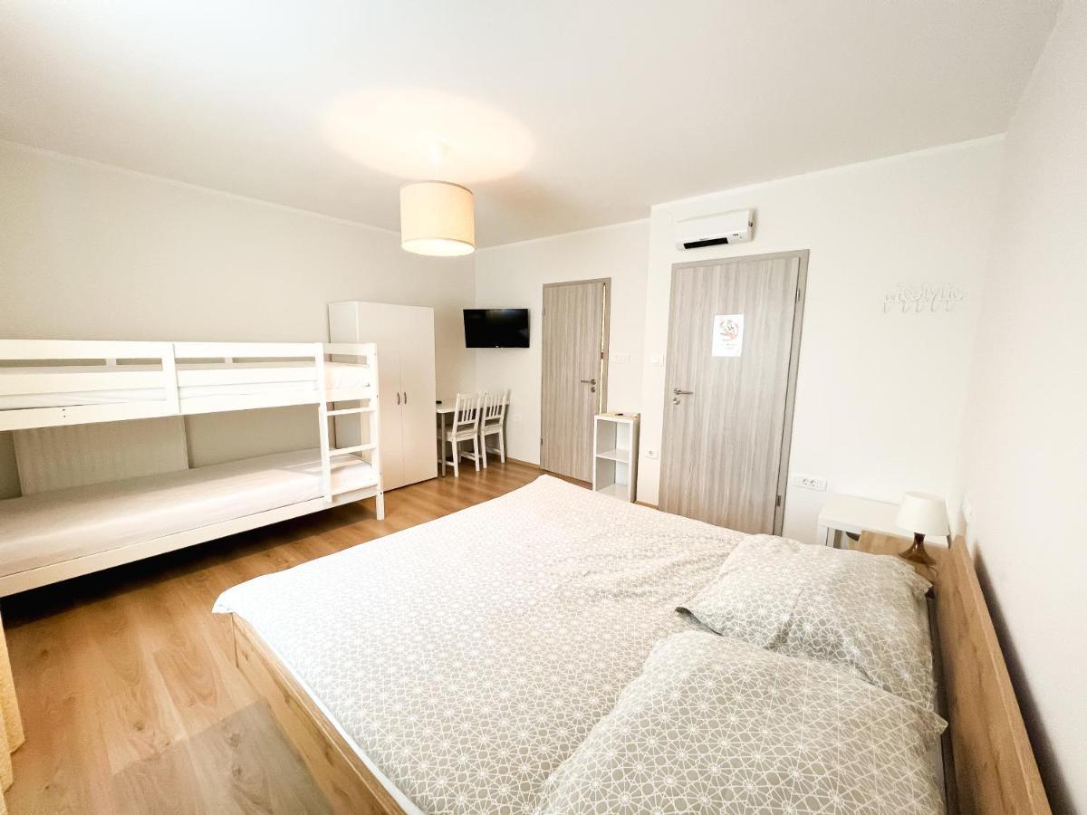 Hop House Garni Hotel Postojna Eksteriør billede