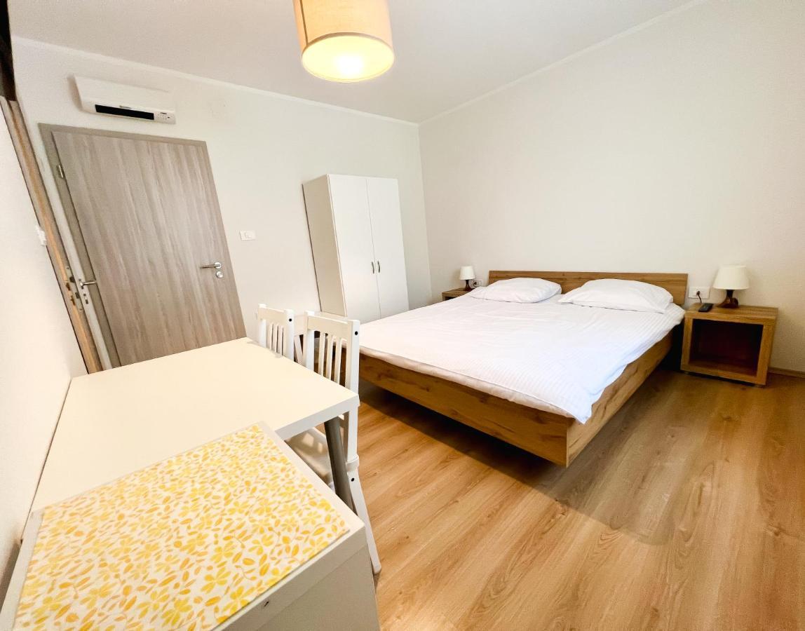 Hop House Garni Hotel Postojna Eksteriør billede