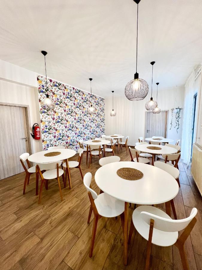 Hop House Garni Hotel Postojna Eksteriør billede