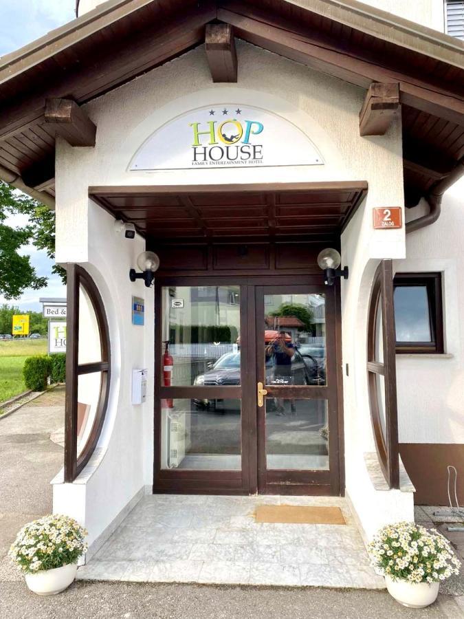 Hop House Garni Hotel Postojna Eksteriør billede
