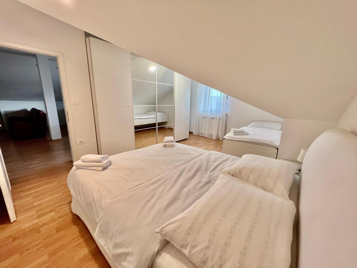 Hop House Garni Hotel Postojna Eksteriør billede