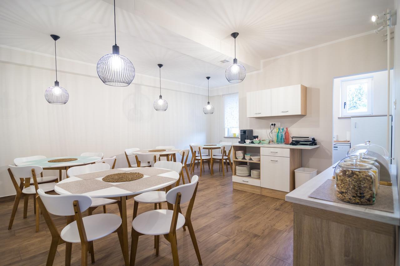 Hop House Garni Hotel Postojna Eksteriør billede