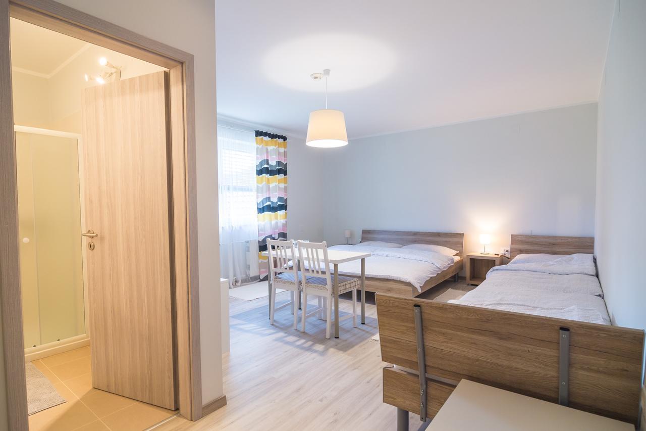 Hop House Garni Hotel Postojna Eksteriør billede